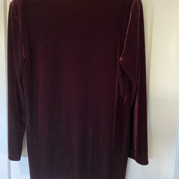 Di Marco Festive Velour Burgandy Top - Picture 3 of 3